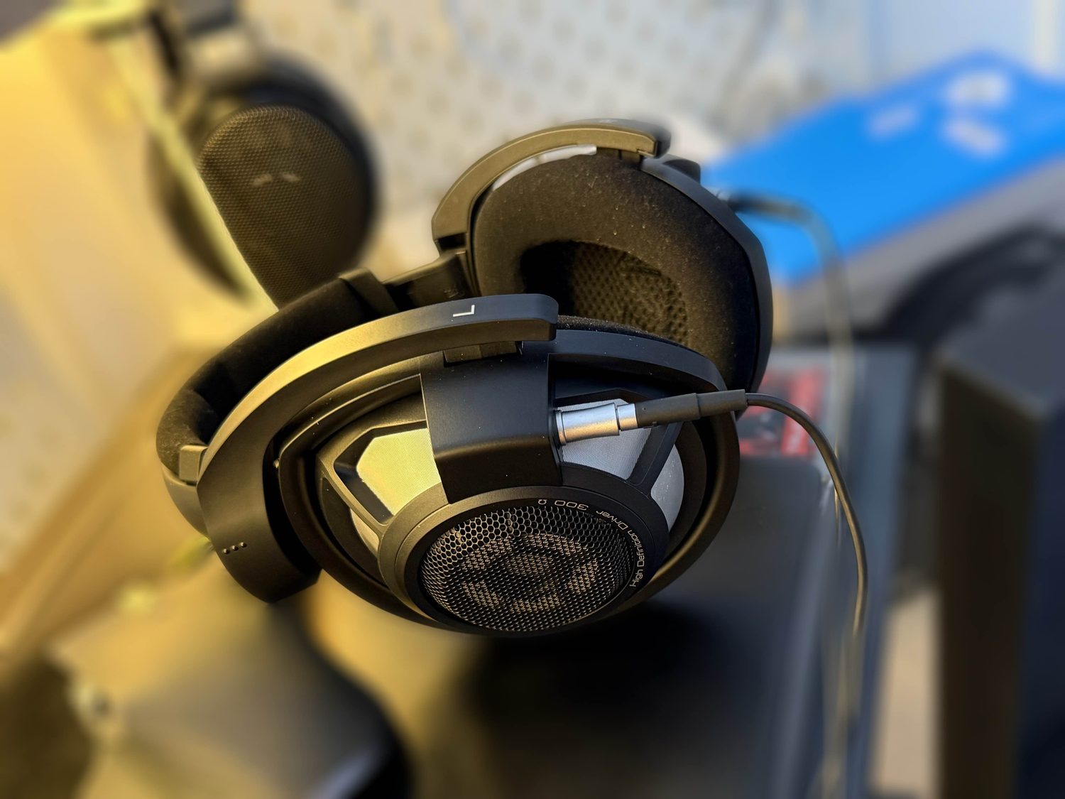 Console and mastering desk of the studio
